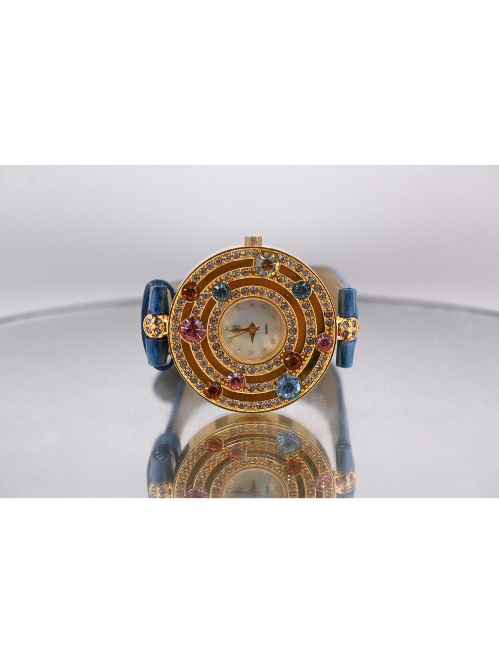 SUZANNE SOMERS WATCH “NEEDS NEW BATTERY “